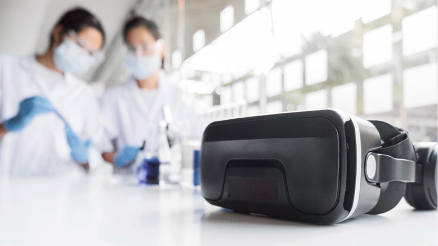 Virtual Reality and Augmented Reality in Healthcare Training
